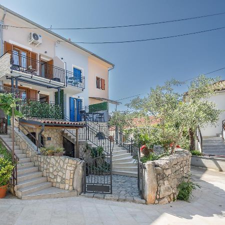 Apartmen Plus U Centru Blizu Plaze Нивице Экстерьер фото