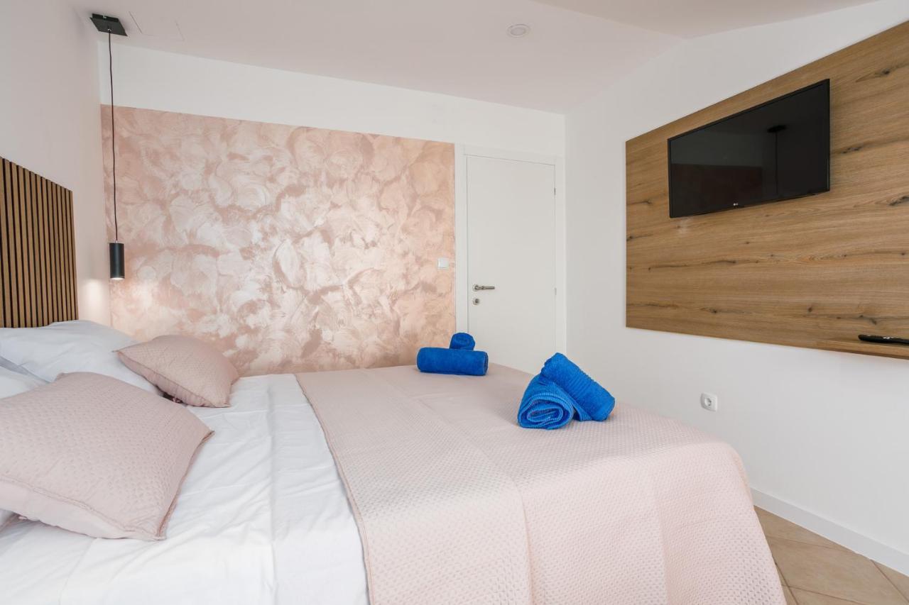 Apartmen Plus U Centru Blizu Plaze Нивице Экстерьер фото