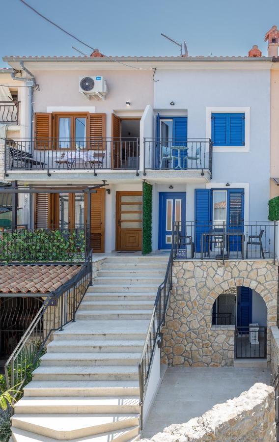 Apartmen Plus U Centru Blizu Plaze Нивице Экстерьер фото
