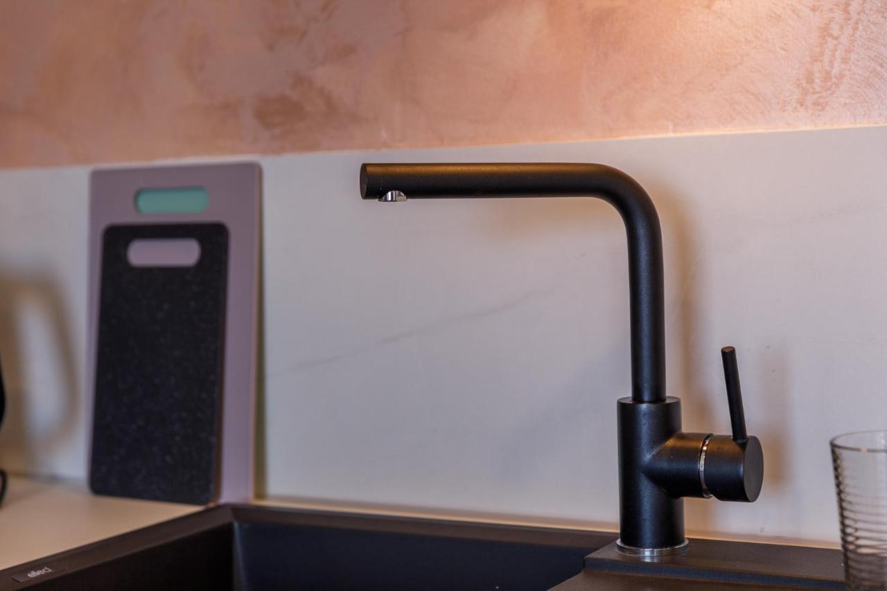 Apartmen Plus U Centru Blizu Plaze Нивице Экстерьер фото